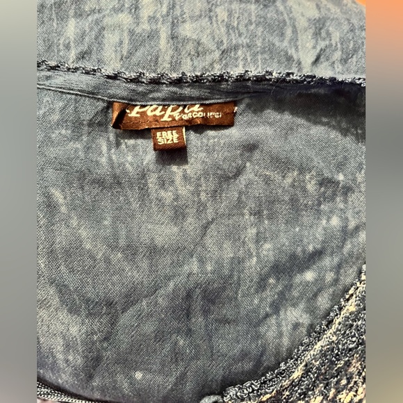 Vacation outfit loose top bell sleeves Indigo Tie-Dye Tunic Papa Vancouver - Picture 6 of 6